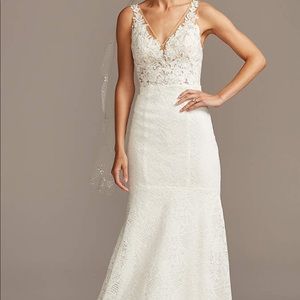 Melissa Sweet Floral Appliqué Illusion Vneck wedding dress size 16w